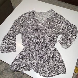 Old navy leopard print tie waist peplum top